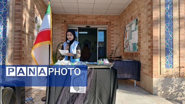 حماسه‌‌ روز‌ دانش‌ آموز‌‌‌ در‌ دبیرستان‌ نمونه‌ اندیشه‌