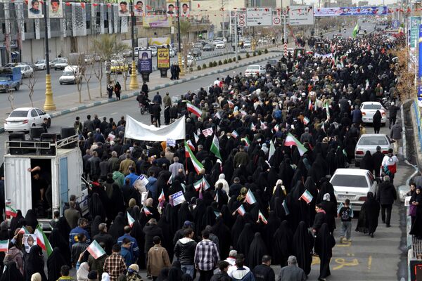 حماسه دانش‌آموزان اسلامشهر در ۲۲بهمن