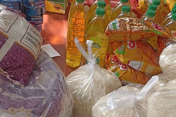 پخش ارزاق در هنرستان کوثر شهر قیامدشت ری یک