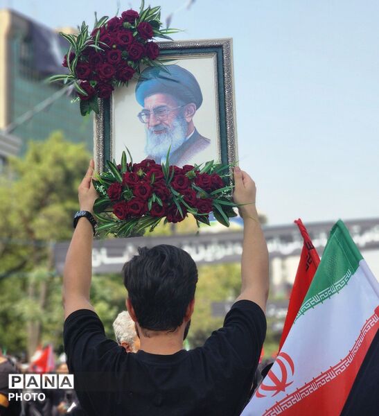 قاب ماندگار عشق؛ وداعی تاریخی در مصلی امام خمینی(ره)