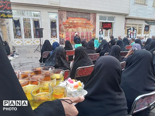 عزاداری عاشقان اهل‌بیت (ع) در کوچه پنج‌تن نیشابور 