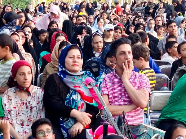 قدم هایی به عشق معلمان