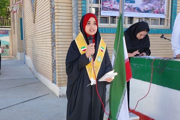 مدارس کرمانشاه با جشن شکوفه‌ها و جوانه‌ها به استقبال سال تحصیلی رفتند