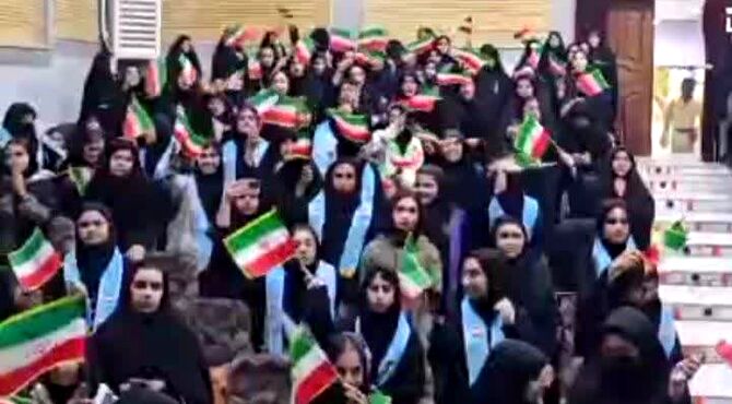 روایت دانش‌آموزان دشتستانی از همایش «یاوران و جوانان انقلاب اسلامی» در برازجان