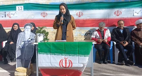 طنین زنگ انقلاب در مدرسه حضرت زهرا(س) نیر