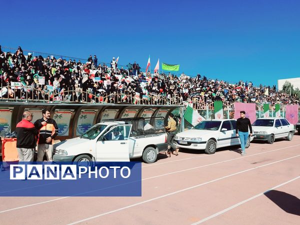 راهپیمایی یوم الله ۲۲  بهمن با حضور پرشور مردم در بوشهر 