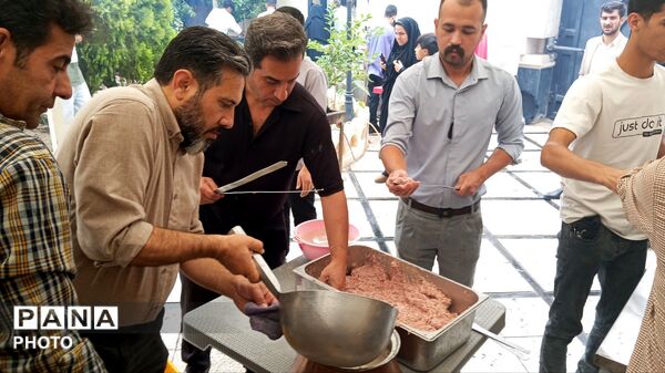 توزیع غذا در عید غدیر 