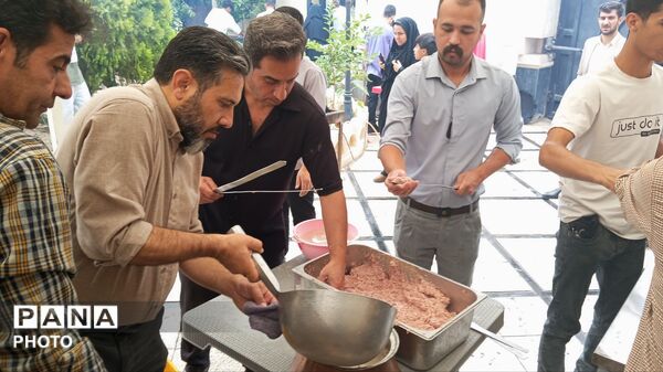 توزیع غذا در عید غدیر 