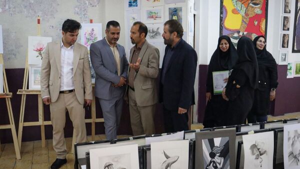 برگزاری افتتاحیه نمایشگاه مشاغل در هنرستان نور،ملارد 