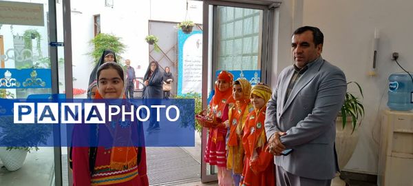 مراسم بزرگداشت مقام معلم و تجلیل از معلمان نمونه در محمودآباد