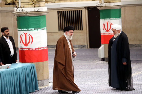 حضور رهبر معظم انقلاب در رای گیری مرحله‌ دوم انتخابات مجلس
