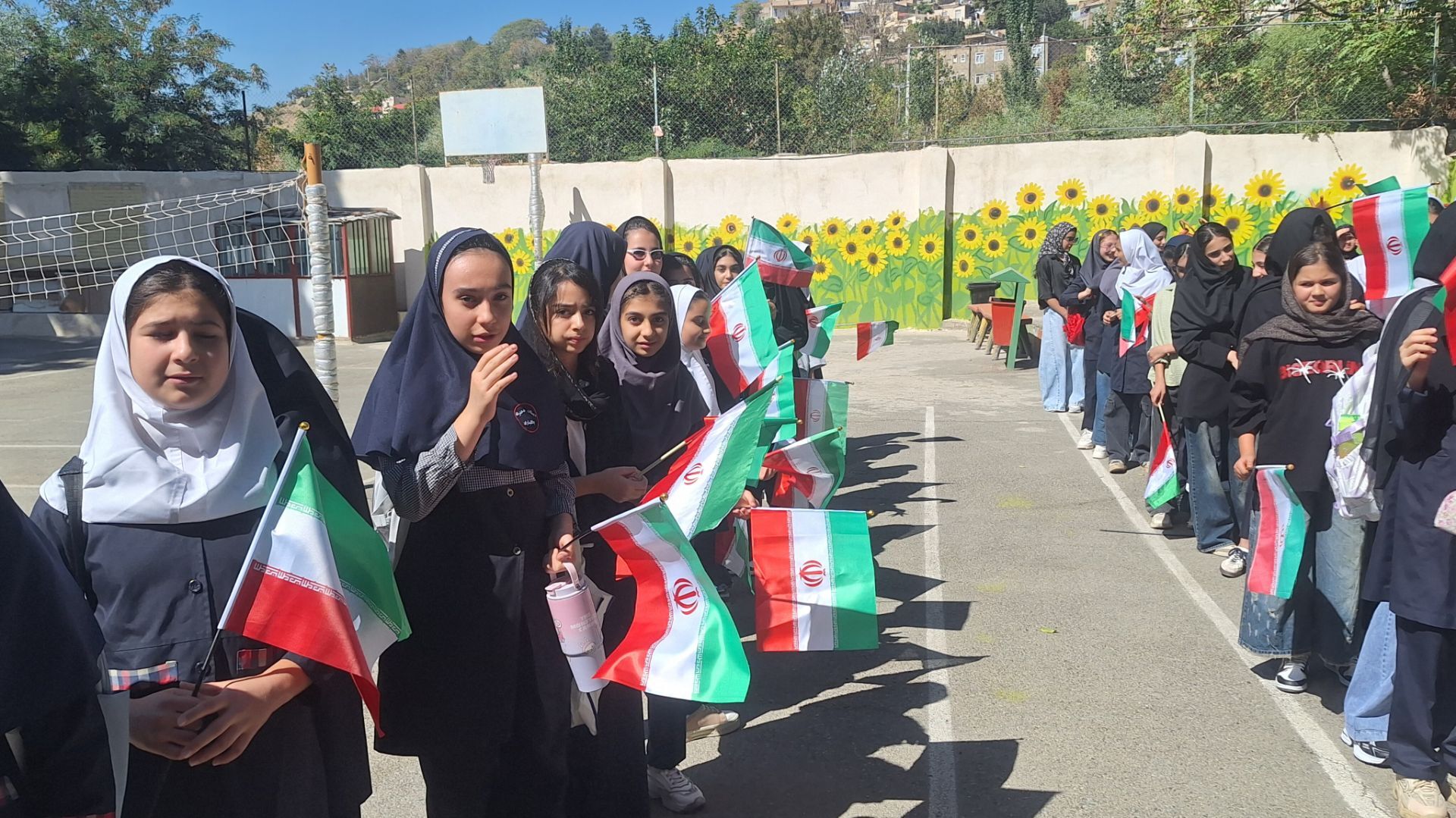جشن شکوفه‌ها در مدرسه سید جوادی ناحیه یک کرج 