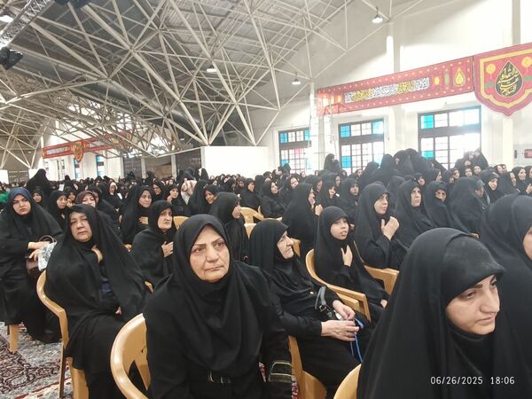 مراسم بزرگداشت شهدای حملات تروریستی رژیم صهیونسیتی در گلستان شهدای اصفهان 