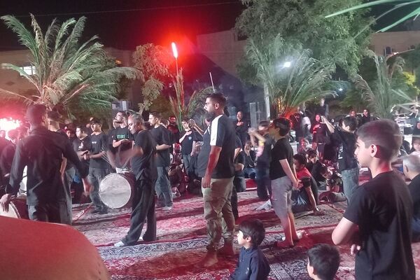 عزاداری شب عاشورا باحضورگسترده عاشقان حسینی