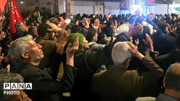 میدان مرکزی خلیل‌آباد‌ مملو از عاشقان انقلاب