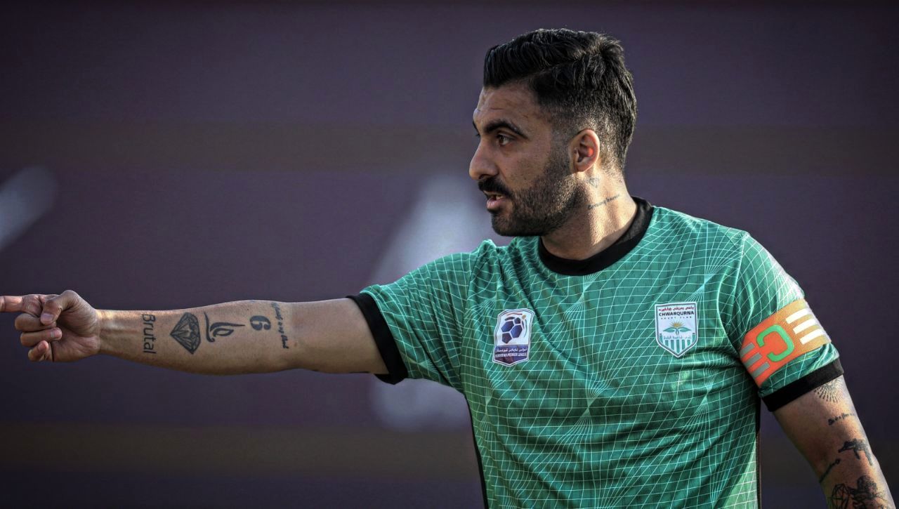 نشان رهبری تیم چارقورنه عراق بر بازوی لژیونر ایرانی 