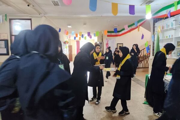 برپایی موکب به‌مناسبت سالروز شهادت رئیس جمهور و همراهان در دبیرستان شاهد 16