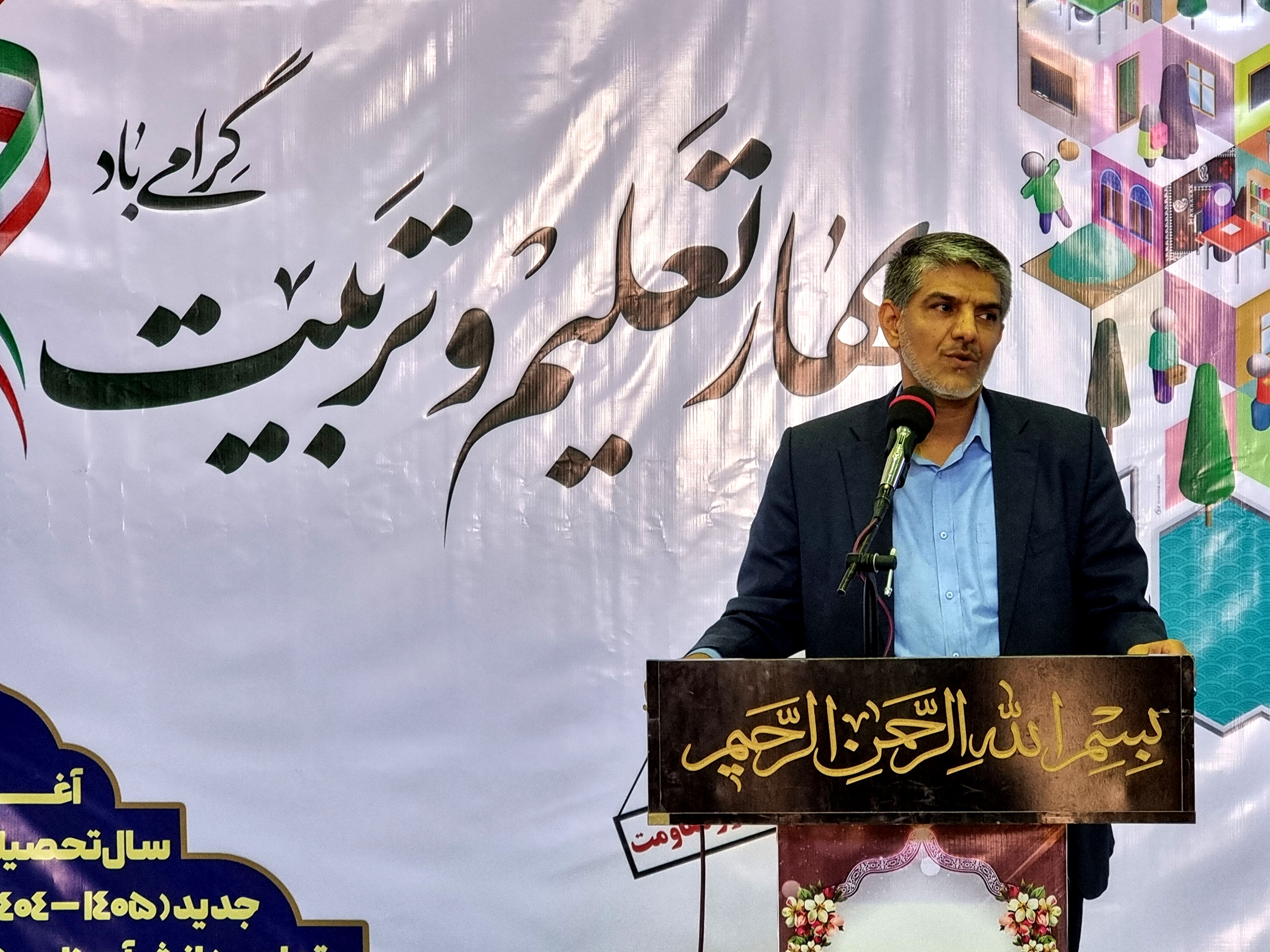 اقتدار و عزت امروز ایران در نگاه جهانیان مشهود است/ دانش‌آموزان و معلمان این مسیر را با قدرت ادامه دهند