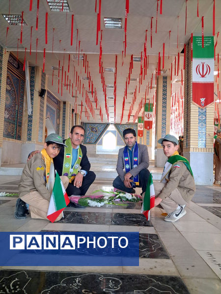 عطر افشانی و گلباران مزار شهدای شهرستان بجنورد  