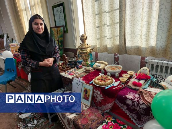 جشنواره غذا به‌مناسبت دهه فجر در دبیرستان معراج 