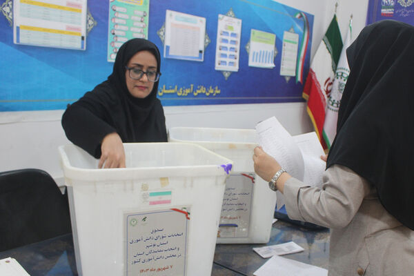 جلسه هماهنگی ستاد انتخابات شورای دانش‌آموزی استان بوشهر 