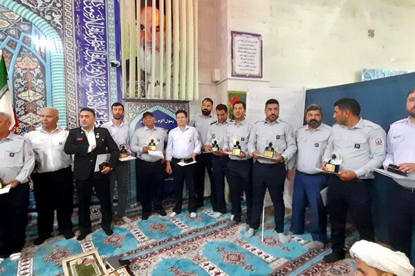 تقدیر و تجلیل از سربازان بسیجی و آتش‌نشانان شهریار به مناسبت روز سرباز و آتش نشان 