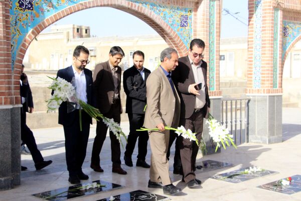 حضور معاون پرورشی و فرهنگی وزیر آموزش و پرورش در گلزار شهدای بجنورد