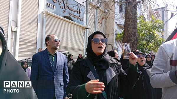 شهید عالی بر دوش هم استانی های خود تشیع شد 
