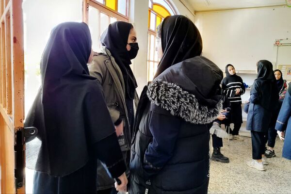 آزمون پیشرفت تحصیلی در دبیرستان آیت الله طالقانی داریون