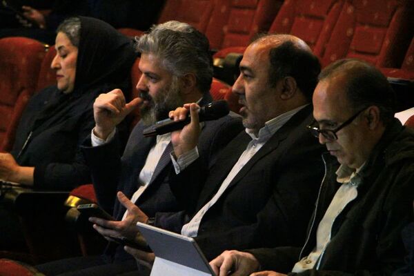 نشست خبری مدیرکل شرکت آب منطقه ای استان یزد ویژه دهه فجر