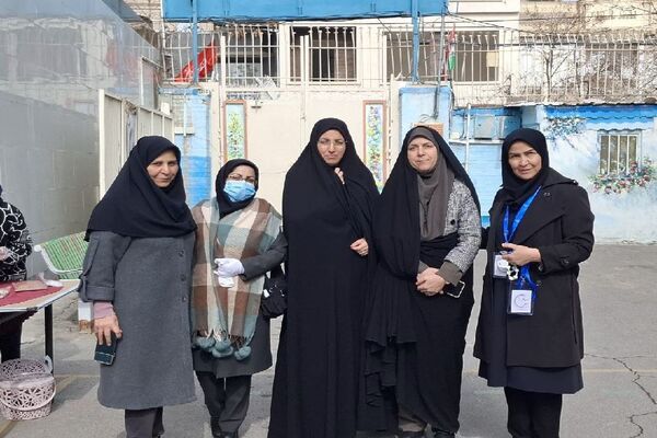 برگزاری بازارچه اقتصادی در دبیرستان شاهد تکتم
