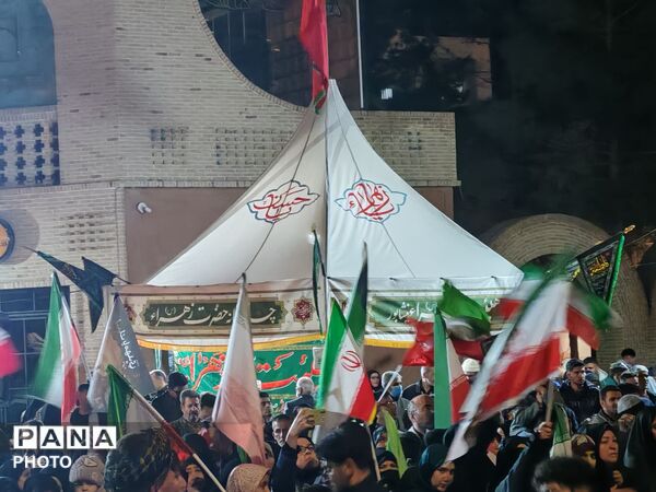 بلوار فضل، صحنه عشق و ارادت ملت به رهبر در شبی دیگر