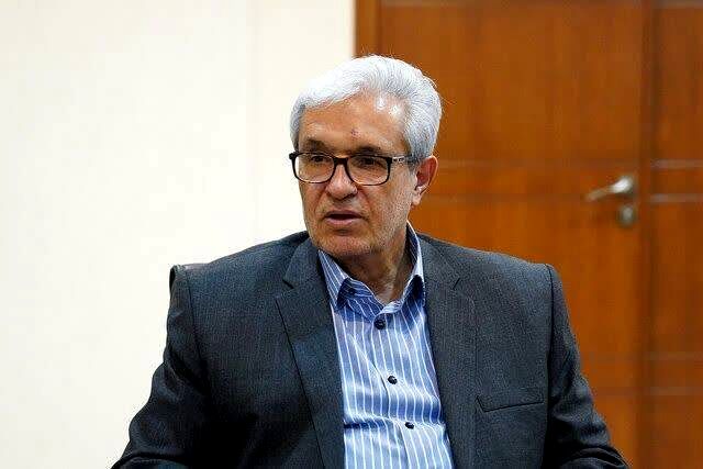مردم همچنان در کنار نیروهای مسلح باشند و نقشه‌های دشمنان را خنثی کنند/ تنها راه حفظ قدرت و اقتدار، همبستگی است