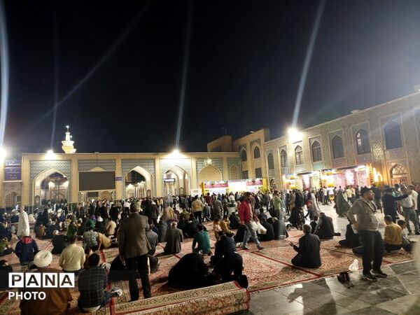 مراسم یادبود شهدا و دهه کرامت در حرم مطهر رضوی 