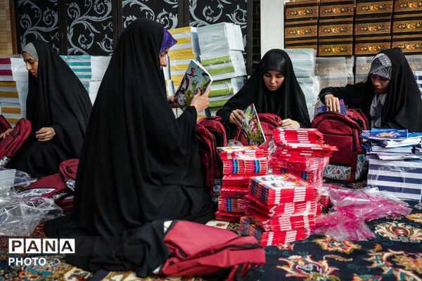 توزیع اقلام ورزشی و بهداشتی بین مدارس ناحیه یک شهرری
