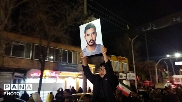 حماسه همچنان ادامه دارد 