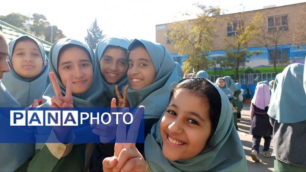 انتخابات شورای دانش آموزی در دبستان شاهد تحقیقی ناحیه 6