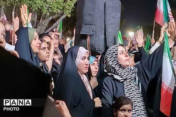 قرار شبانه مردم نسیم شهری در بهارستان دو