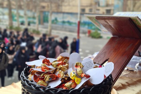 شوق انتظار دیدار منجی عالم بشریت در قلب‌های دانش‌آموزان زینبیه۲