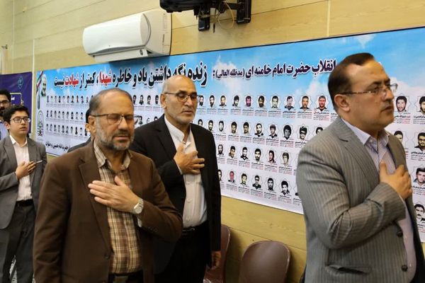 ضیافت افطاری جمعی از دانش‌آموزان با امام جمعه یزد 