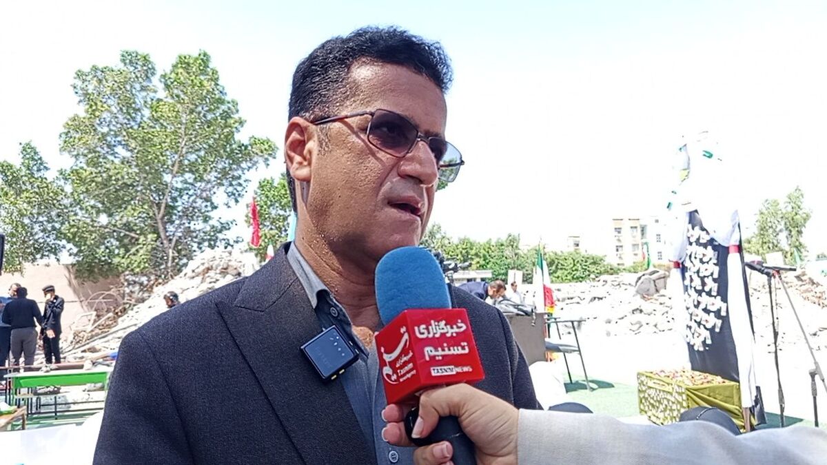 زنگ سپاس معلم در مدرسه شجره طیبه میناب نواخته شد