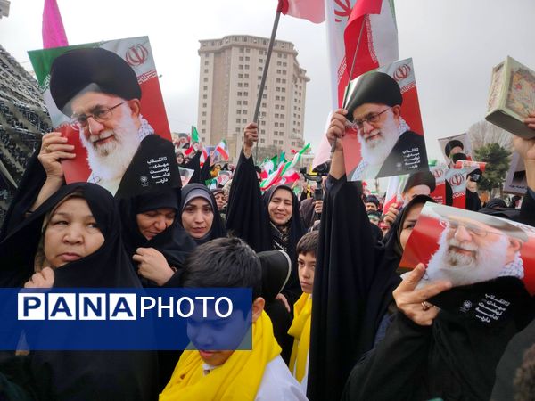 تولد ۴۷ساله‌گی انقلاب ایران در خیابان پانزده خرداد