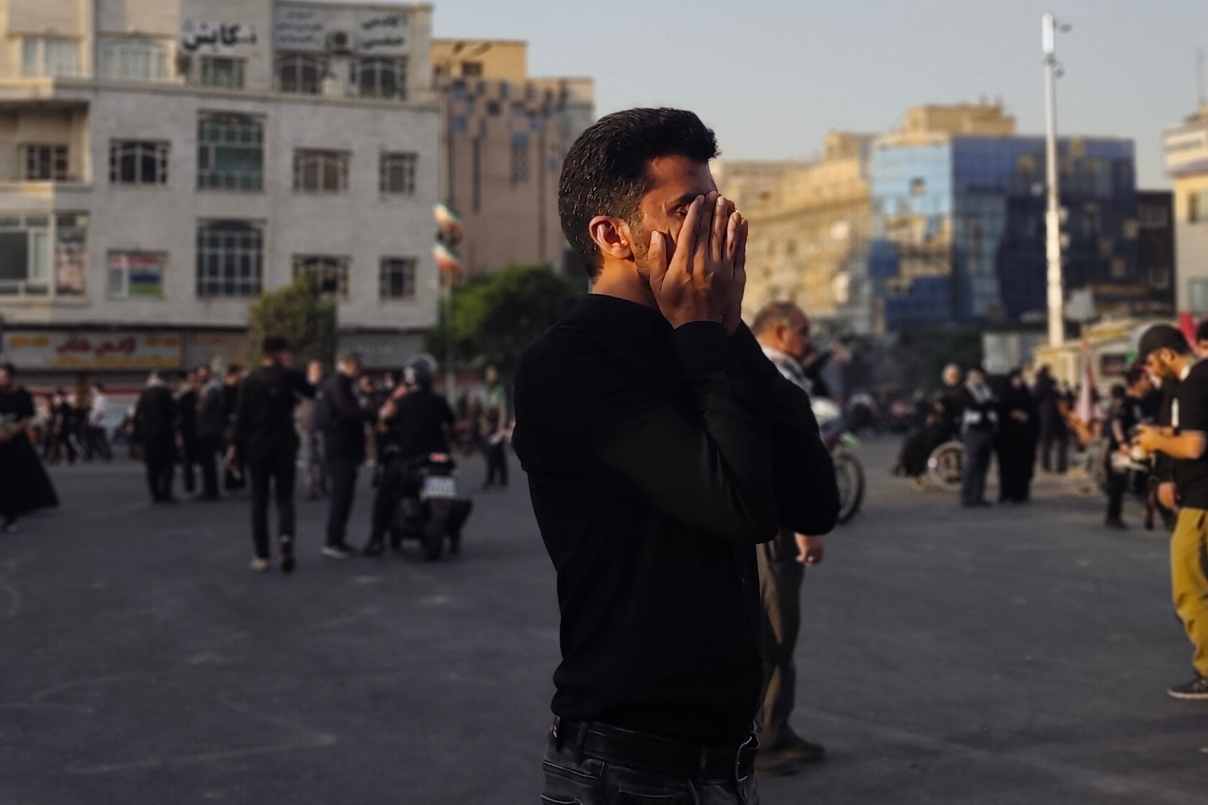 بدرقه حماسی امام شهید در قلب تهران