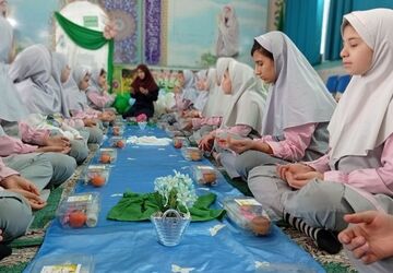 گرامیداشت میلاد امام علی(ع) و روز پدر در دبستان شهید سرافراز 