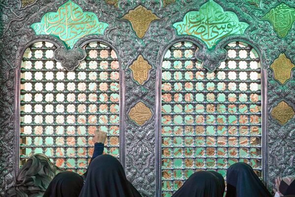 قرائت دعای‌ام داوود در حرم مطهر رضوی