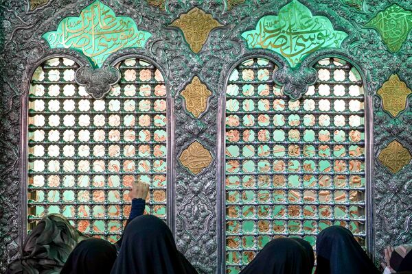 قرائت دعای‌ام داوود در حرم مطهر رضوی