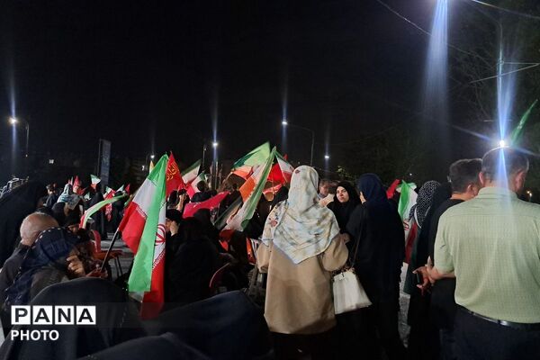 اجتماع مردمی در میدان شهدای گمنام فاز چهار اندیشه