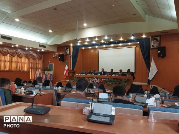 نشست صمیمی فرماندار نیشابور با خبرنگاران