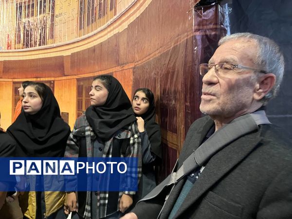 بازدید دانش‌آموزان دبیرستان فاطمه الزهرا از موزه عبرت