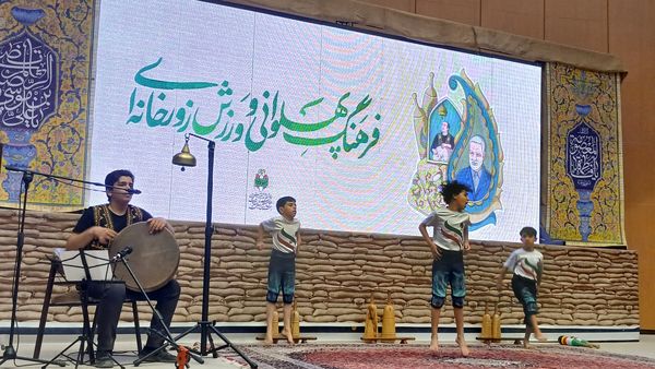 نمایشگاه «در لباس سربازی»